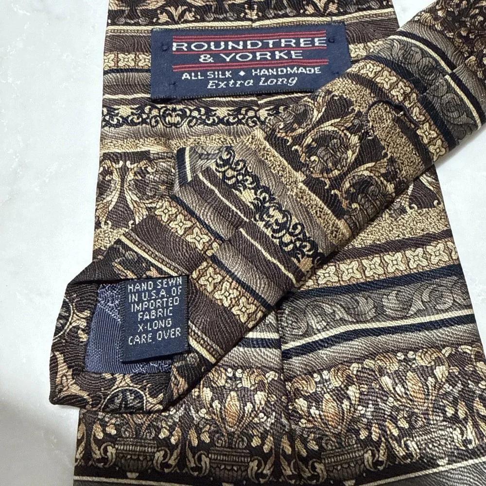 Roundtree & Yorke Silk Tie Extra Long  Geometric Made In USA XL 63X4